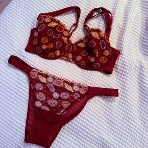 [Adore Me] bra panty set